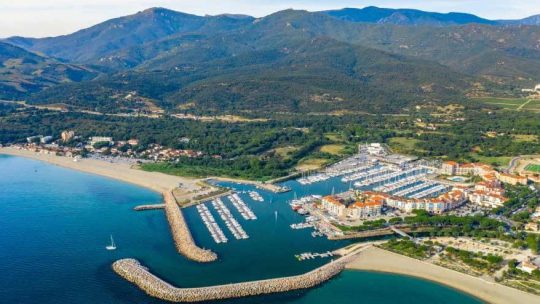 Venez vous reposer la où les Pyrénées plongent dans la mer