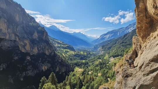 La via ferrata Les Baus de la Frema a La Colmiane : l’activite incontournable de votre ete en montagne