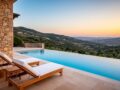 Comment comparer facilement les hébergements de vacances avec piscine